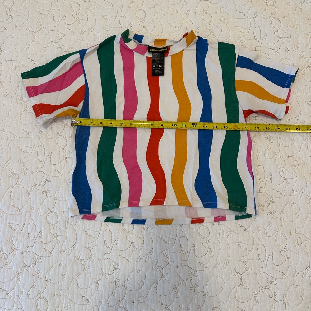 Nooworks Salvation Stripe Rainbow Crop Top Tee t-shirt size small